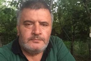 Bursa'da evinin merdivenlerini çıkarken fenalaşan öğretmen için gözyaşı döktüler
