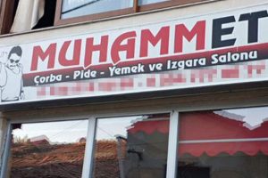 Tepki çeken lokanta tabelası söküldü