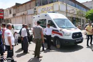 Terastan düşen minik Abdullah, ağır yaralandı