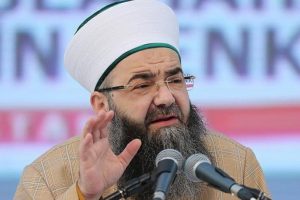 Cübbeli Ahmet Hoca: Kadınlar çalıştığı için maaşlar az, ekonomi bozuk