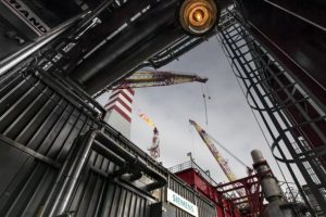 Rusya'nın enerji gelirleri düştü