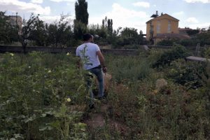 Sınır dışı edilmek üzere Hatay'a götürülen iki kişi firar etti