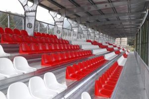 Çatalpınar ve Aybastı ilçe futbol sahalarına tribün yapıldı