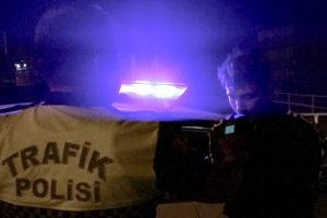 Alkollü yakalanınca ruhsatını verip kaçtı, sonra teslim oldu