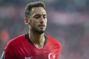 Hakan Çalhanoğlu: İnsan üzülüyor halkımızdan böyle eleştiriler almaya