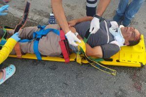 Bursa'da otomobilin arkadan çarptığı motosiklet 50 metre ileriye fırladı