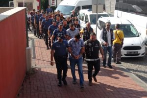 Aranan 12 FETÖ şüphelisi yakalandı