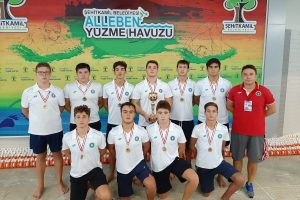 Bursa Büyükşehir Belediyespor Kulübü Su Topu Takımı başarıya doymuyor