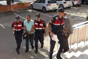 Göçmen kaçakçısı kıskıvrak yakalandı