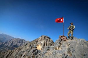 Hakkari'de 2 terörist etkisiz hale getirildi