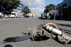 İki motosiklet çarpıştı: 1 ölü, 2 yaralı