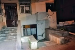 Babasını kerpetenle öldürdü!