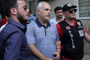 Eski Vali Mutlu'nun yargılanmasına devam edildi