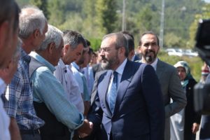 ''Cumhurbaşkanımız elini uzatıyor ama sıkılı yumrukla tokalaşılmaz''