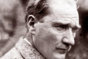 TDK'in internet sitesinden 'Atatürk'ün Vasiyeti' ve 'Nutuk Veri Tabanı' gibi bazı bölümler kaldırıldı
