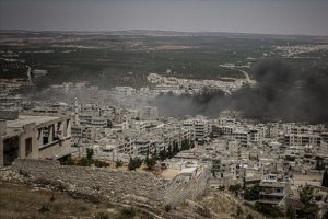 Esad rejimi İdlib'i havadan vurdu: 1 çocuk öldü