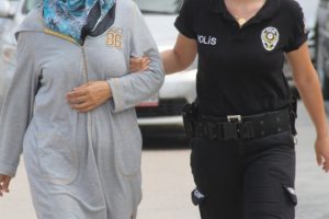 Bylock kullanan FETÖ üyesi kadın tutuklandı