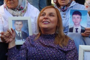 HDP önündeki ailelerin oturma eylemine TİHEK'ten destek