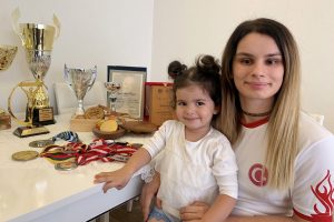 Hem anne hem de paralimpik şampiyon!