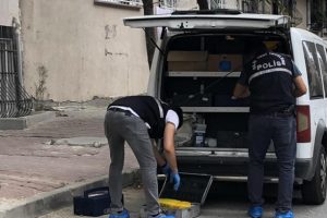 6 yaşındaki çocuk silahla kendini vurdu
