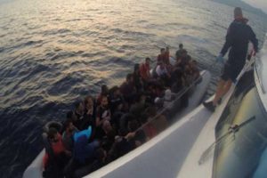 İzmir'de 142 kaçak göçmen yakalandı