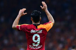 Falcao'dan maç sonu 3'lüsü