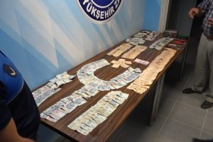 Bursa'da dilencinin üzerinden çıkan para herkesi şoke etti
