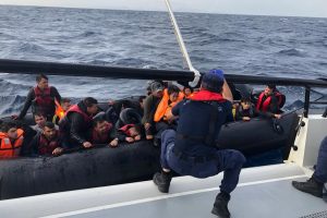 Enez'de 30 kaçak göçmen yakalandı