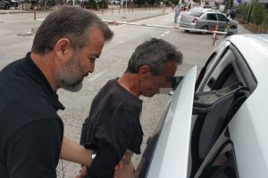 Köpeğini gezdirmeye çıkaran genci bıçaklayan tutuklandı