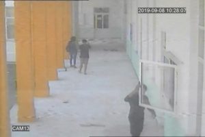 Türk bayrağını çalan Rum genç özür diledi, bayrak iade edilecek
