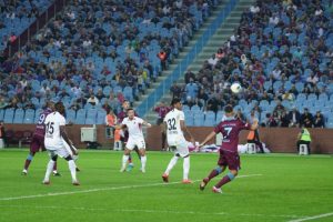 Trabzonspor evinde Gençlerbirliği ile berabere kaldı