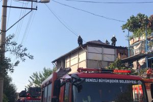 Çatıda tavuk pişirirken yangın çıktı