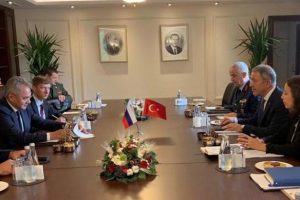 Bakan Akar, Sergey Şoygu ile görüştü