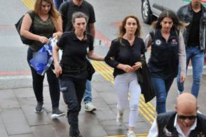 Türk asıllı şarkıcıya Cumhurbaşkanına hakaretten hapis
