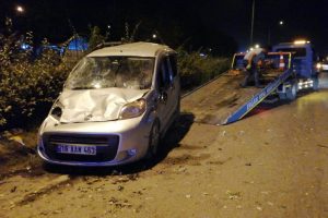 Bursa'da takla atan araç metrelerce sürüklendi