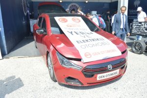 Yerli ve elektrikli otomobil TEKNOFEST'te görücüye çıktı