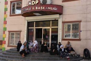 Diyarbakır annelerine destek yağıyor: Aileler cesur, kararlı