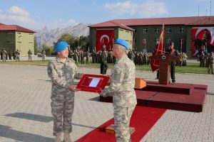 Hakkari'de sancak devir teslim töreni