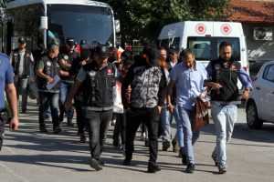 Isparta'daki eş zamanlı 'zehir' operasyonunda 10 tutuklama