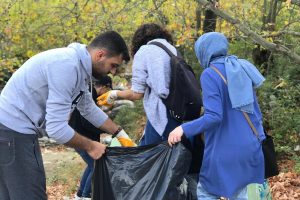 Bursa'da gönüllülerden Dünya Temizlik Gününe destek