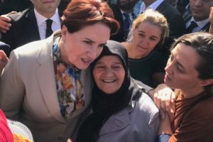 Akşener İstanbul hedefini açıkladı: En az yüz bin