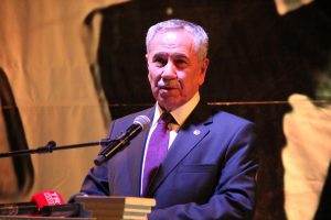 Arınç'tan 'yeni parti' açıklaması: Ayrılmalar hiçbir zaman faydalı olmadı