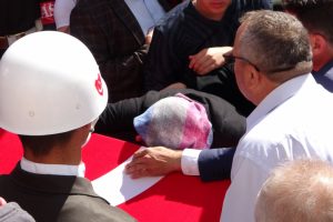 Bursa şehidini gözyaşlarıyla karşıladı