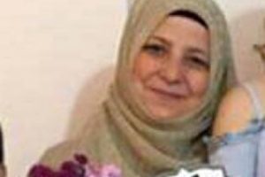 Barışmak istediği eski eşini sokak ortasında 30 yerinden bıçakladı