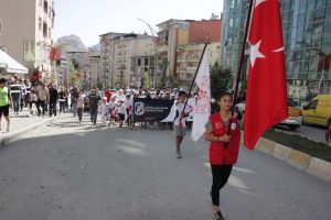 Hakkari'de 'Sağlık için beraber yürüyelim' etkinliği