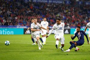 PSG, Lyon deplasmanında kazandı