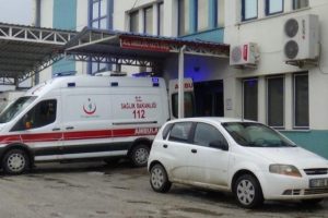 Yola fırlayan küçük kıza otomobil çarptı