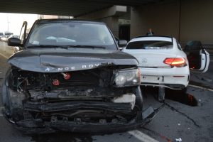 Alkollü sürücü ortalığı savaş alanına çevirdi
