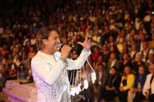 Zeki Müren'i anma konserine yoğun ilgi