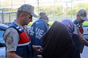 Amca cinayetinde 2 kız kardeş adliyede
